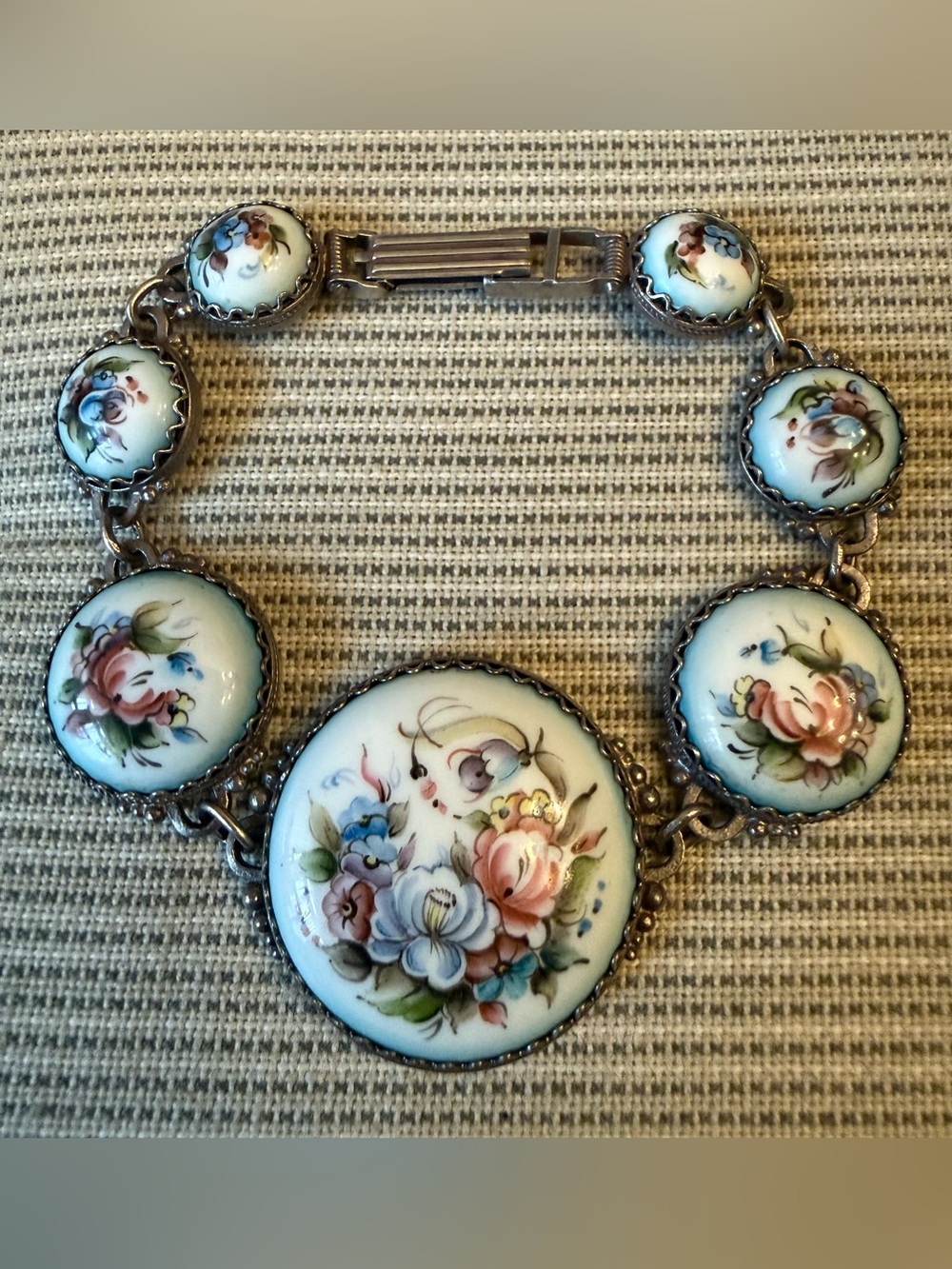 Finift Russian Handpainted Floral Ceramic & Silver tone vintage bracelet